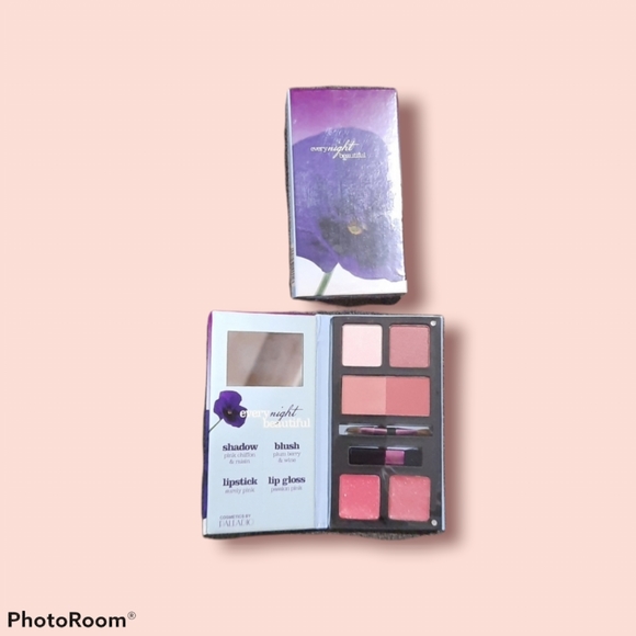 New in package set of 2 - makeup (see description) - Picture 5 of 6